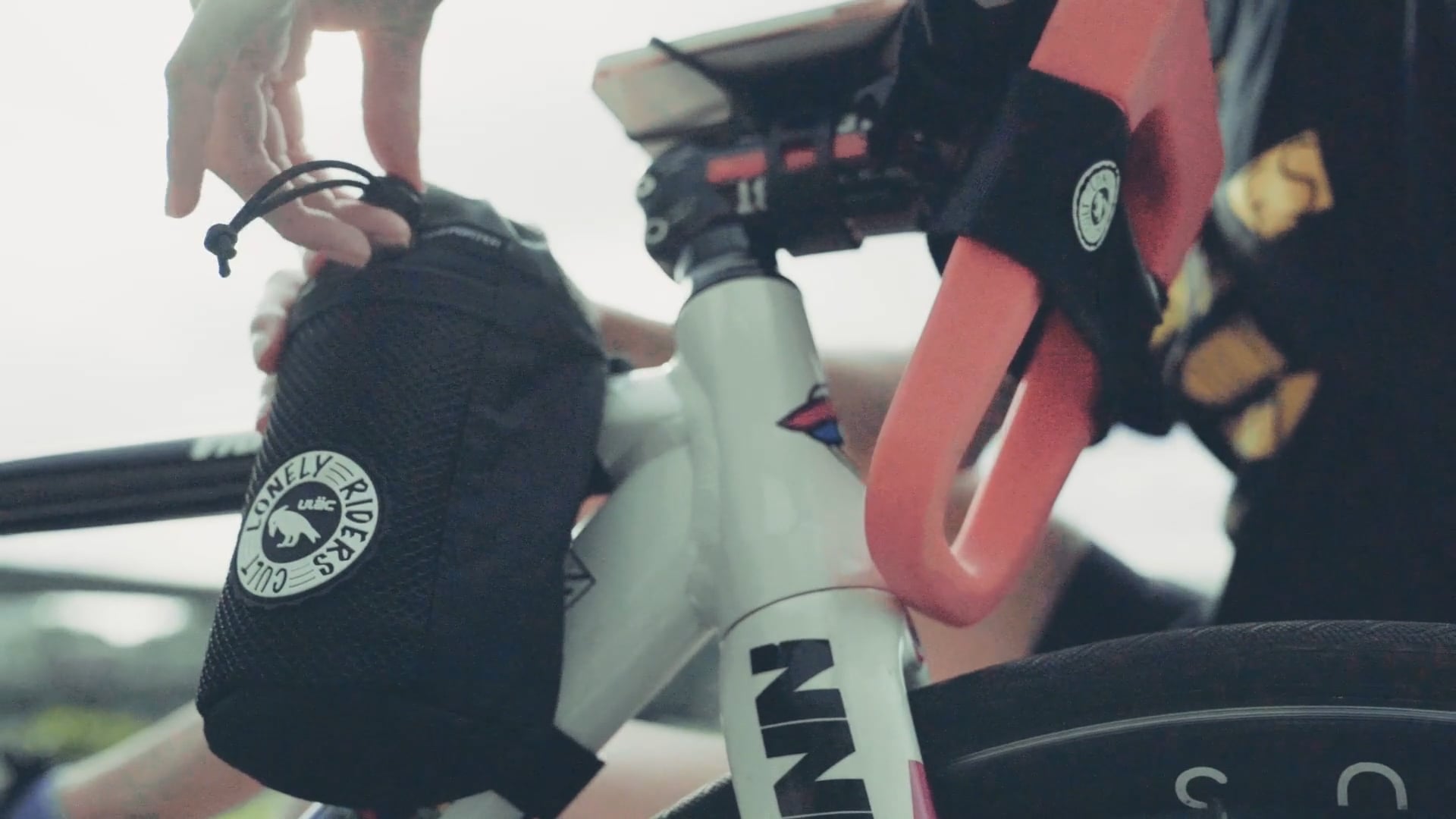 Ulac C-Hold Bicycle Feed Bag Black