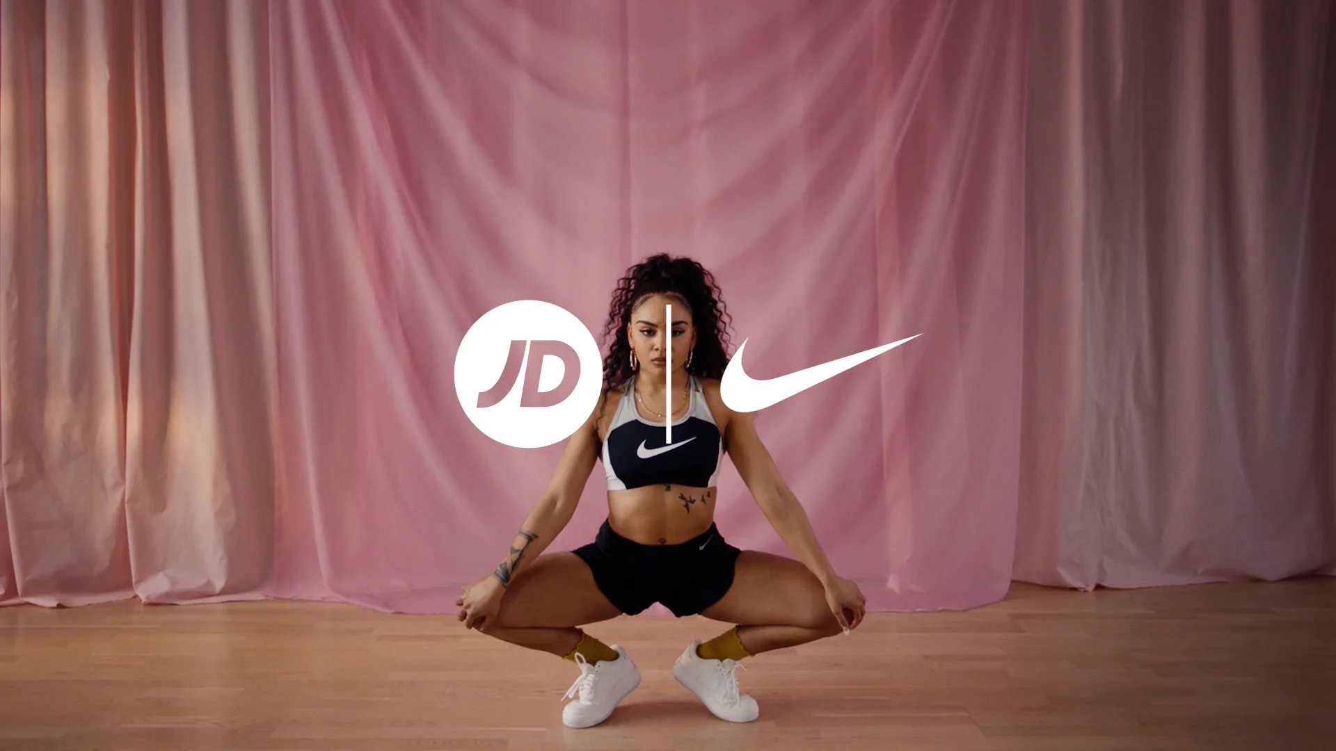 Nike Pro Therma-FIT Leggings - Black/Particle Grey on Vimeo