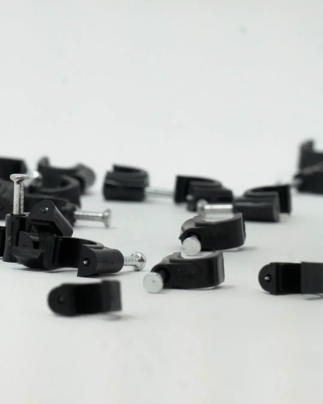 Rund Noir 5 Mm Câble Clips Solide Fixations Câbles [100 Paquet De] [5mm