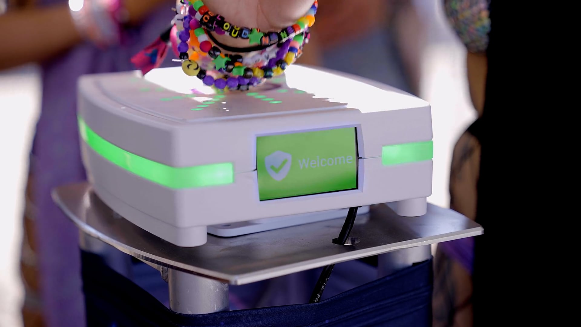 WRSTBND and Ubbi Dubbi