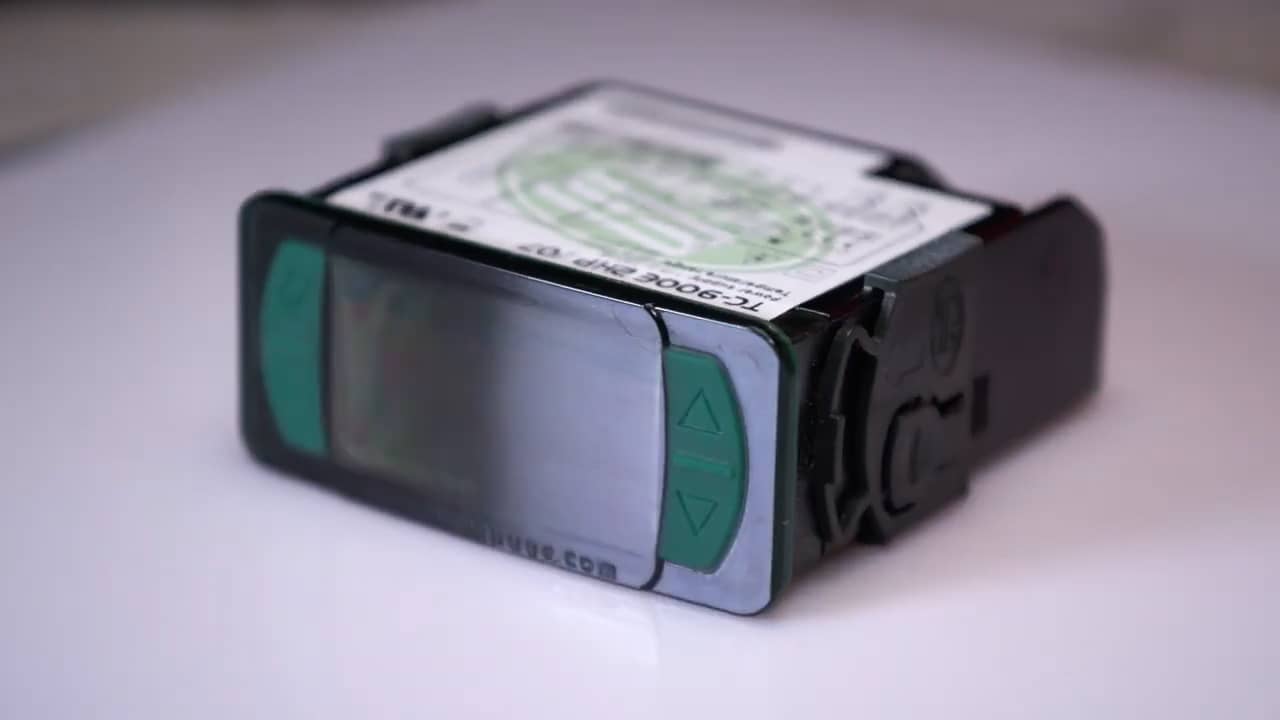 Replace Dixell with Ranco TC900E2HP on Vimeo