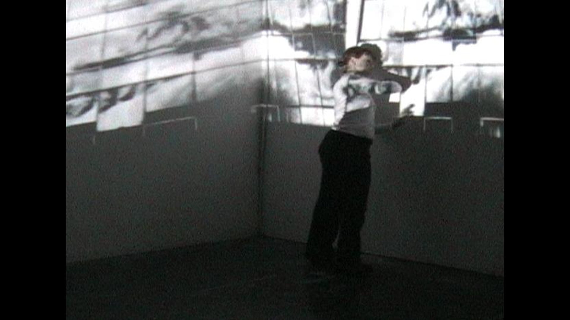 Proyección video "simulacro" con Carolin Simon, 2006