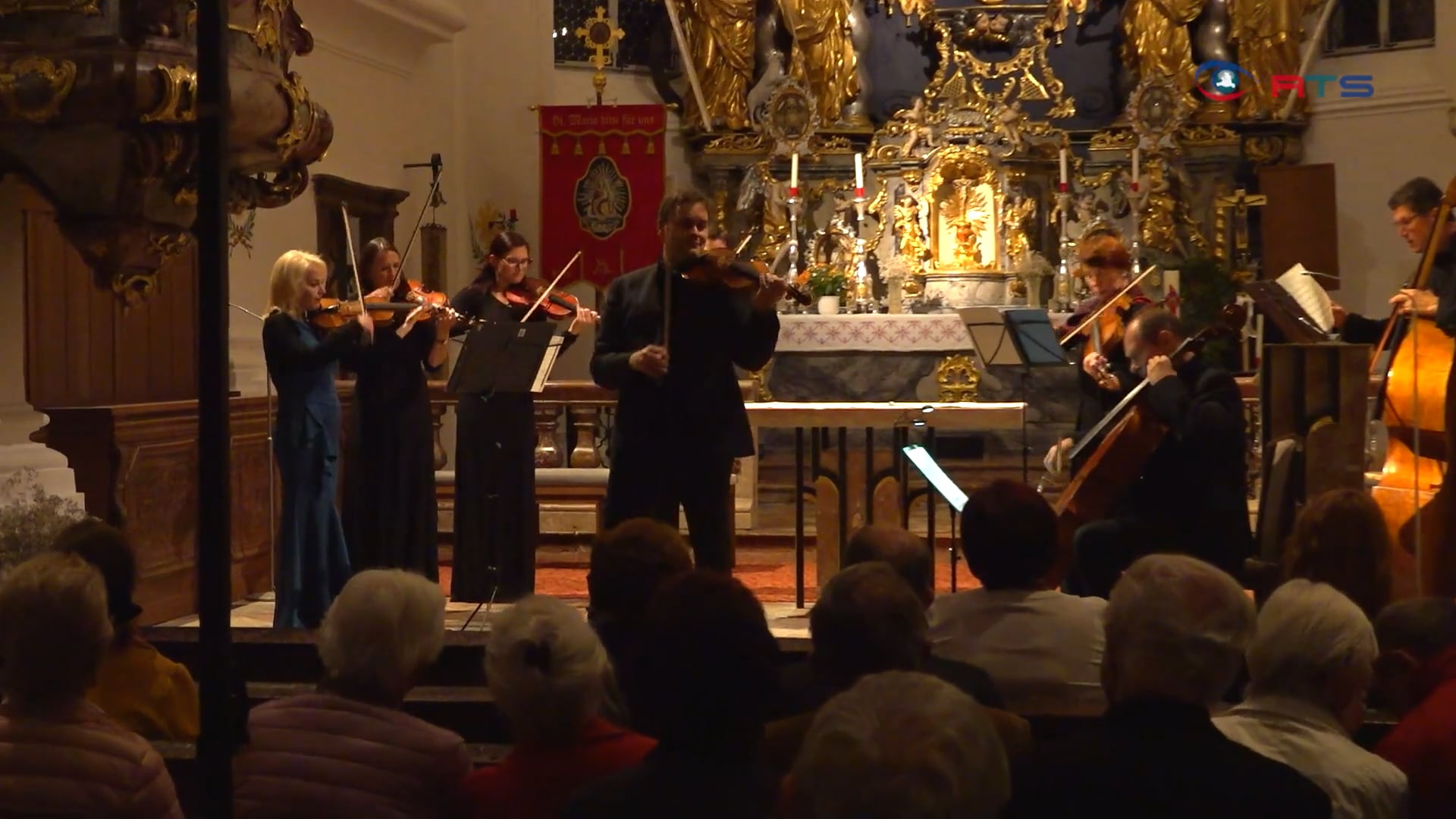 der-jahreskreis-in-toenen-beim-salzart-festival-in-arnsdorf