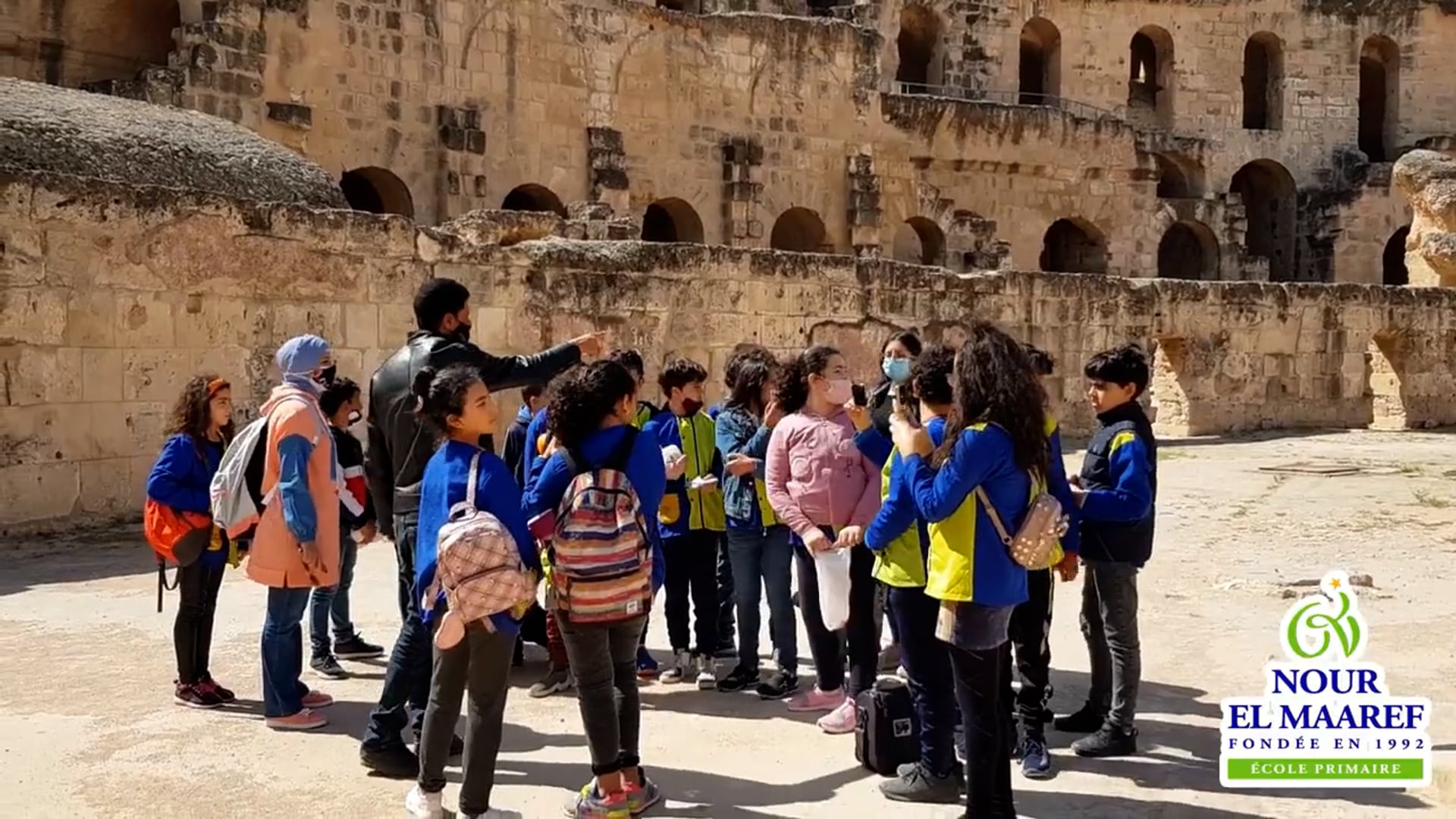 Les CM1 de Sfax en sortie à El Jem !