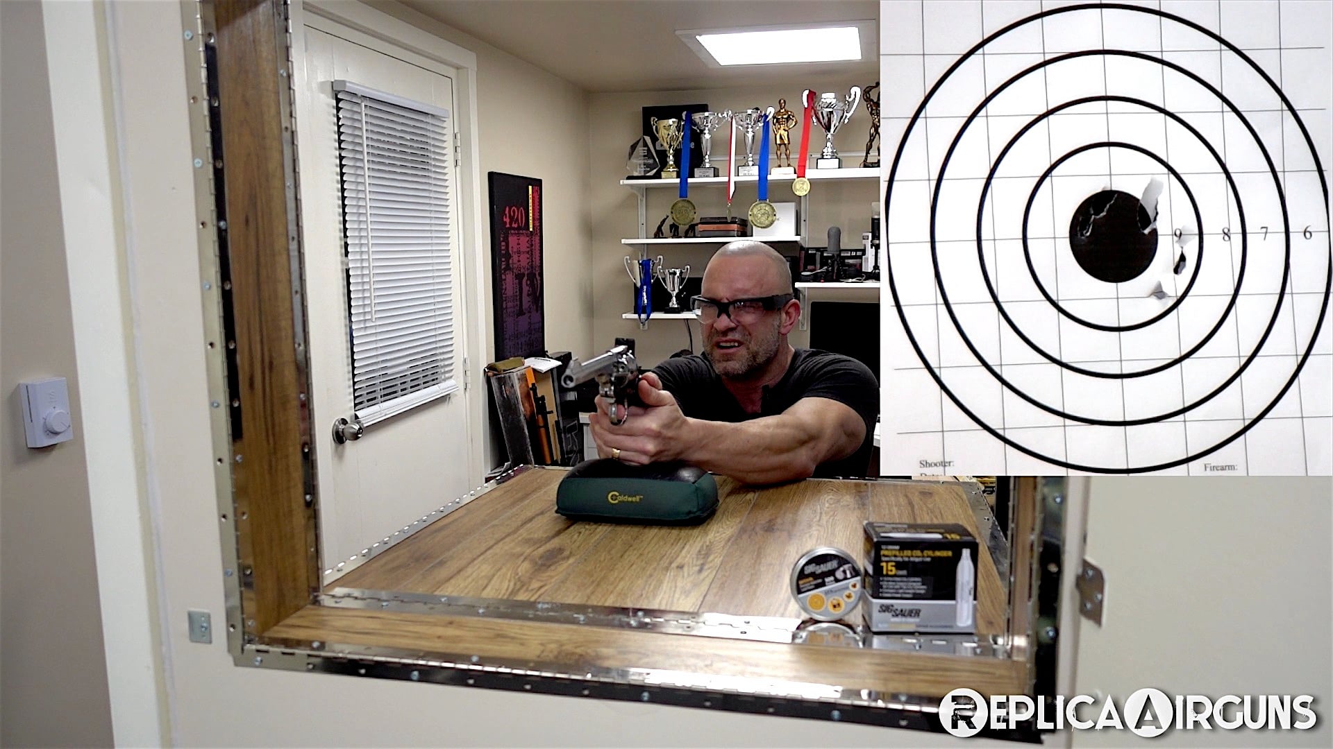 Webley MKVI .455 CO2 Shell Loading Pellet Revolver Field Test Review