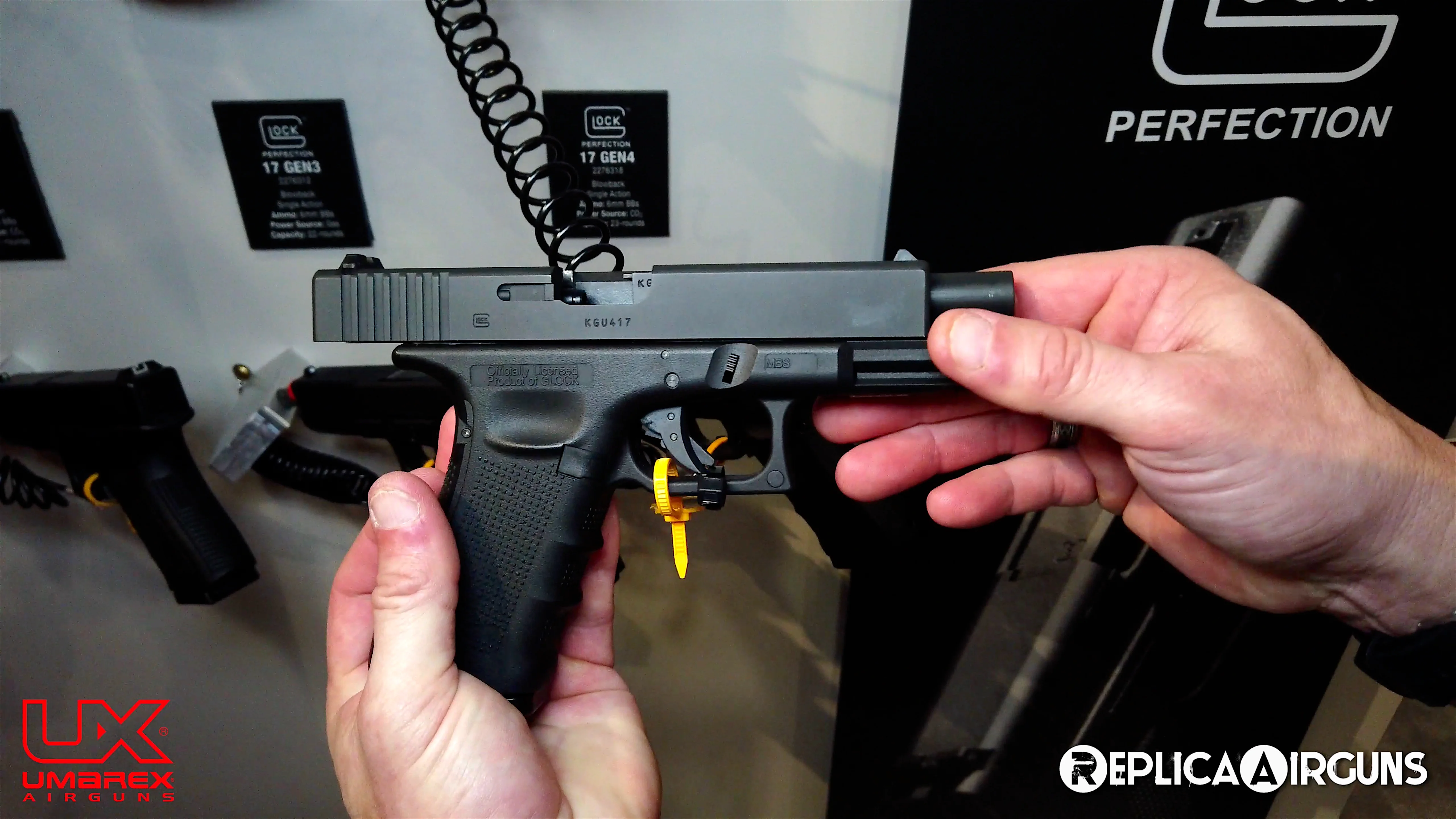 Umarex Glock 17 3rd Gen CO2 Blowback BB Pistol Table Top Review on