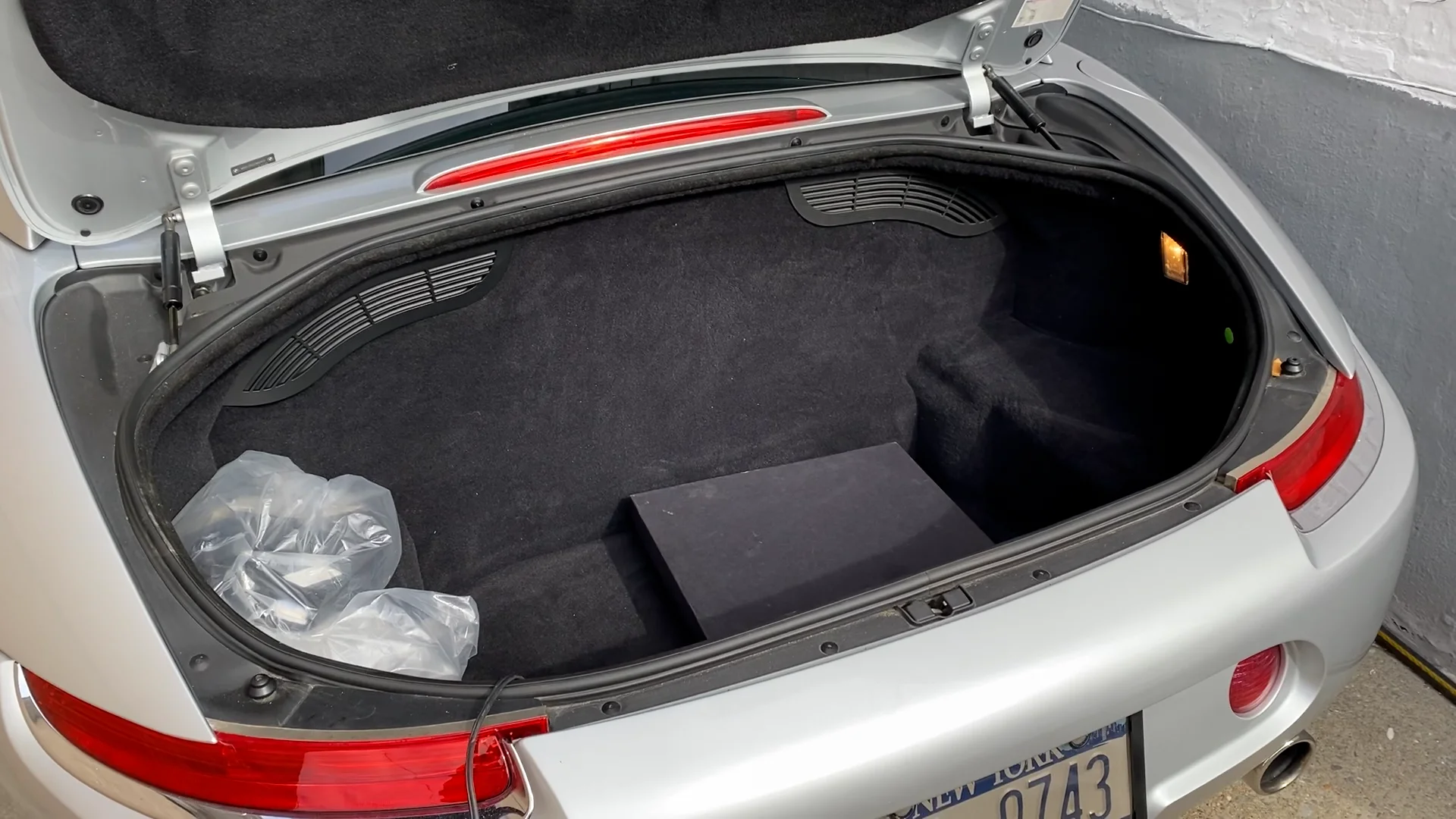 ミニッツ  美品　入手困難　BMW Z8 Silver Yahoo!オークション -「bmw・z8」(ミニカー) の落札相場・落札価格