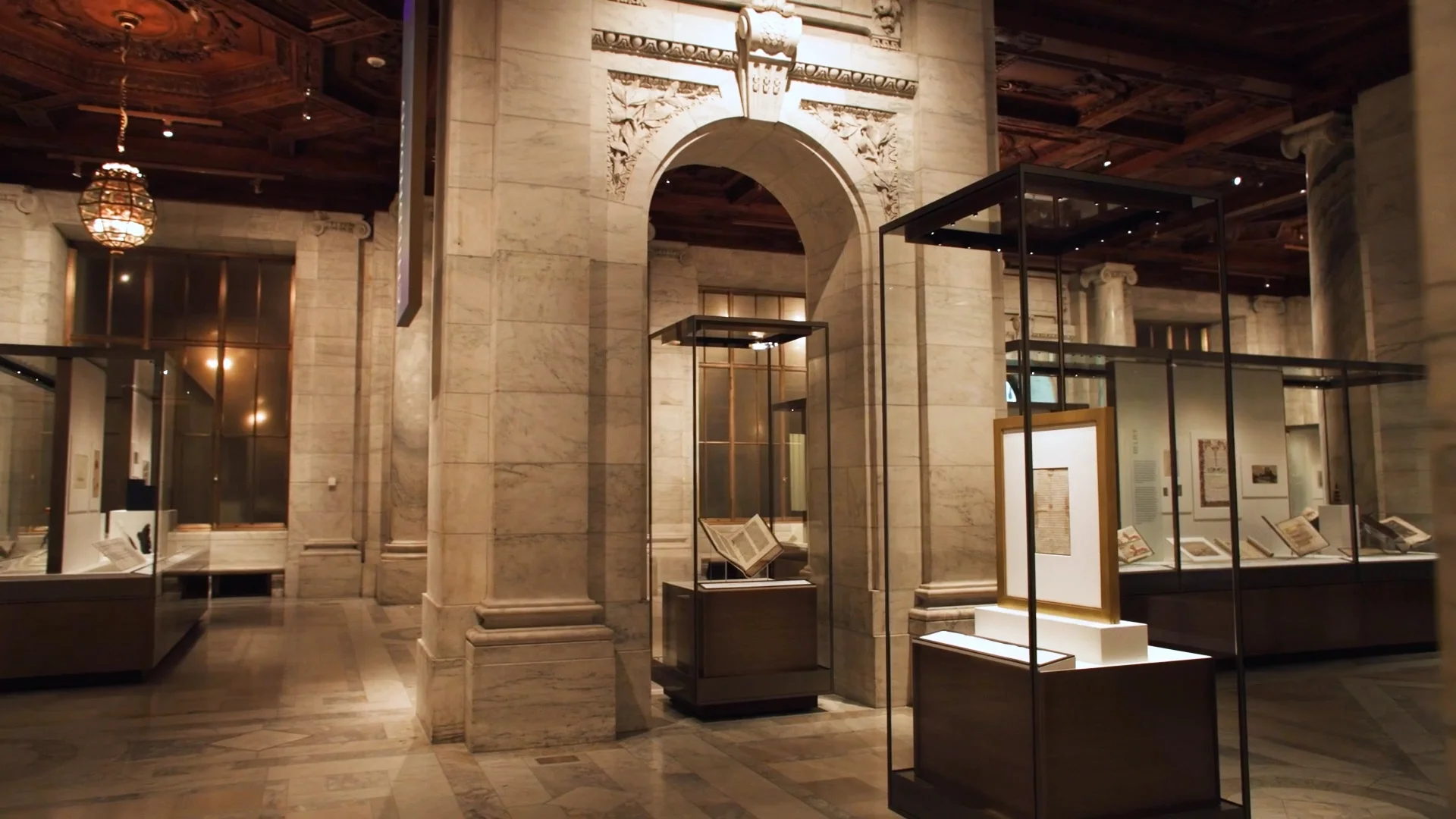 洋書 TRESURES OF THE NEW YORK PUBLIC LIBRARY Treasures of The New York Public Library | The New York