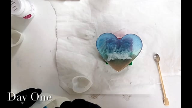 Ocean Waves - Resin with me