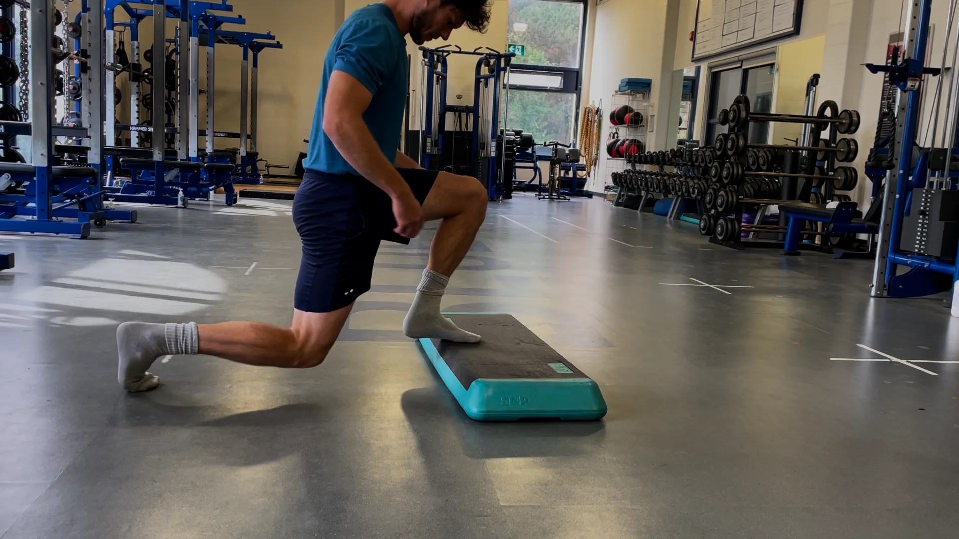 Floating Heel Lunge Hold on Vimeo