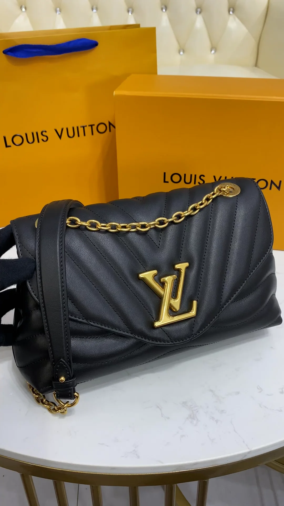 M58568 Louis Vuitton Wild at Heart Twist MM