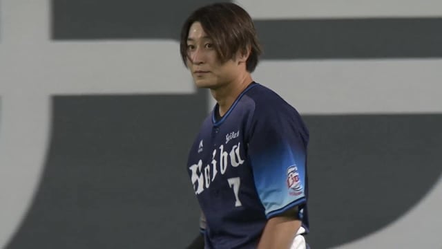 【9回裏】最後は手を伸ばして!! ライオンズ・金子侑司が地面ギリギリのスーパープレー!! 2021年10月1日 北海道日本ハムファイターズ 対 埼玉西武ライオンズ