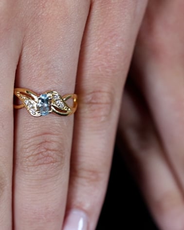Video: Gold Aquamarine Diamonds Ring 2.09grs