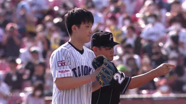 始球式 ホークスの勝利の女神 Hkt48 若田部遥さんが始球式に登場 16 10 8 Cs 1st H M プロ野球速報 ライブ中継 パーソル パ リーグtv