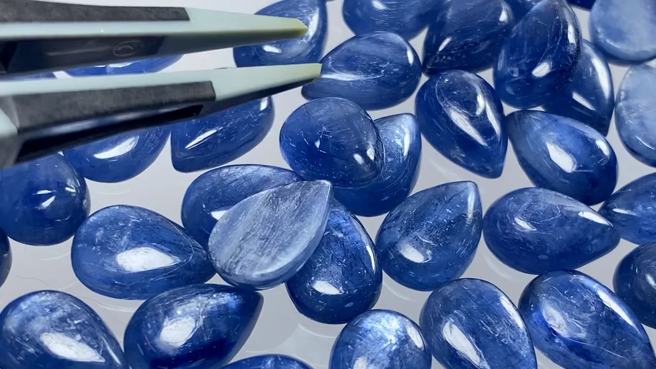 カイヤナイト ペアシェイプ カボション12×8mm 2個｜天然石ビーズ