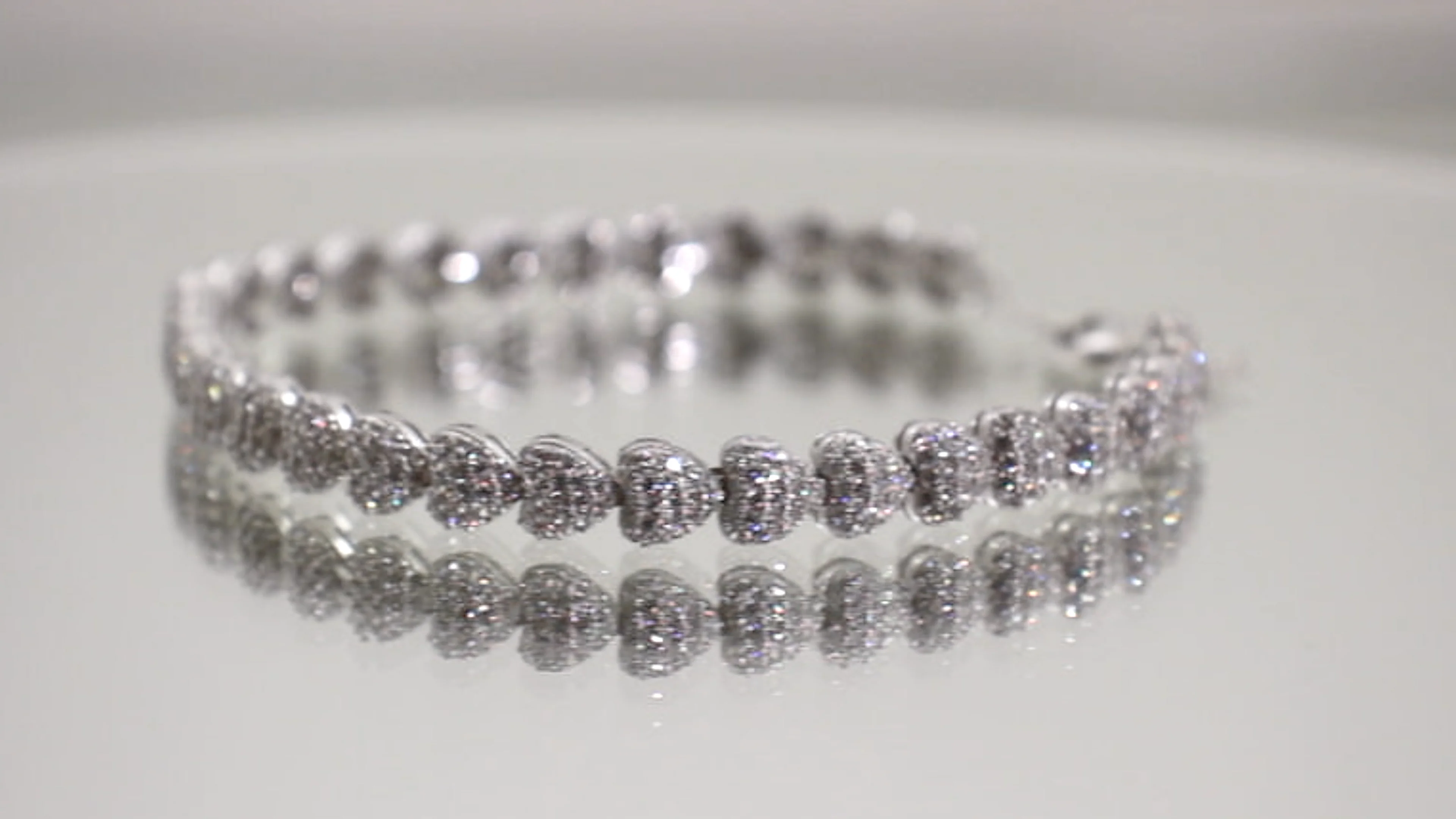 Silver Love Heart Bracelet on Vimeo
