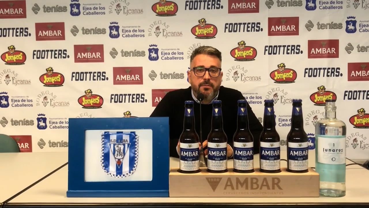 NÉSTOR PÉREZ (Entrenador Ejea) SD Ejea 0-0 CD Numancia / J 5 / 2ª RFEF - Grupo 3 / Fuente Facebook SD Ejea