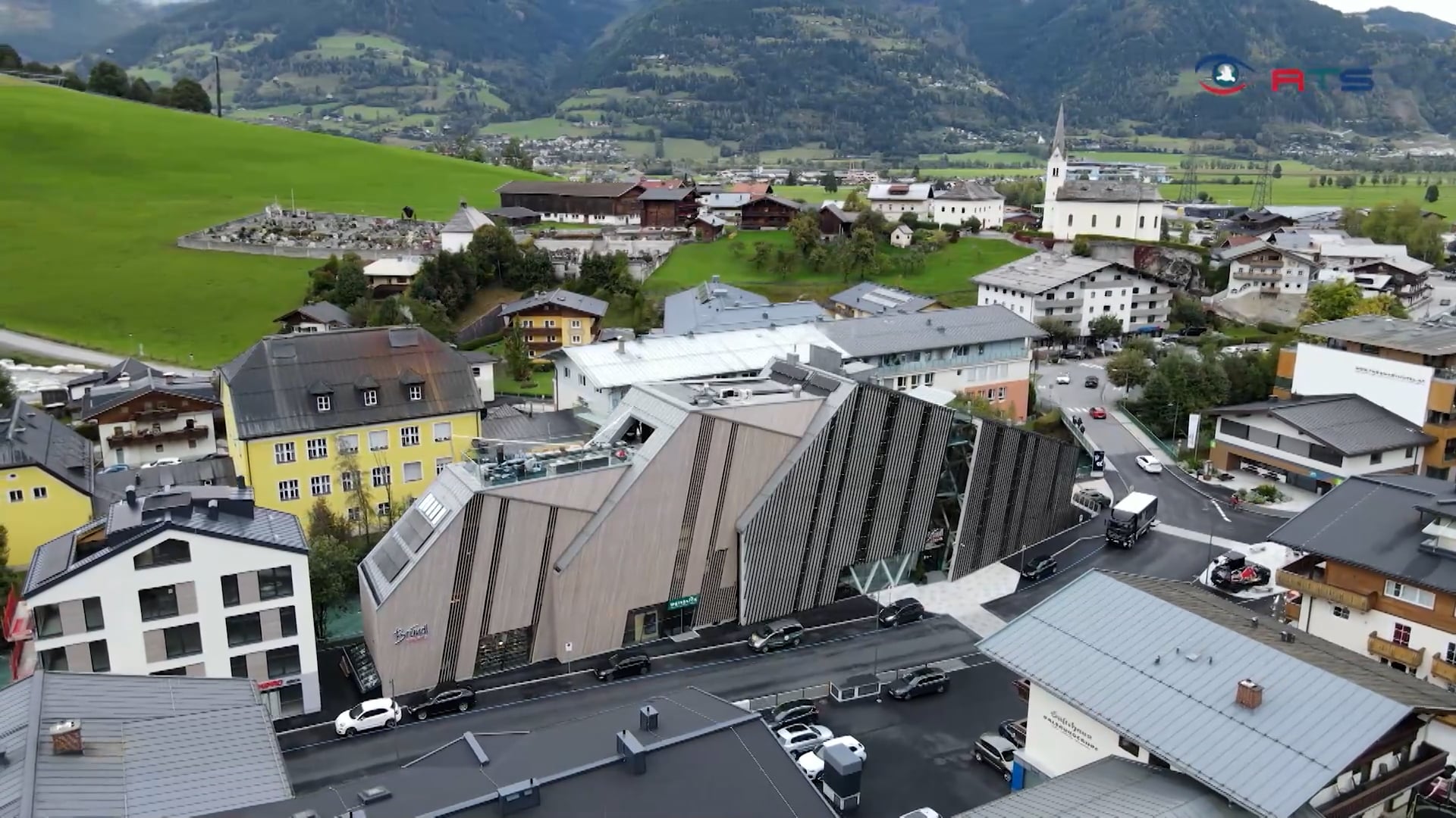 bruendl-sports-eroeffnet-spektakulaeren-flagshipstore-in-kaprun