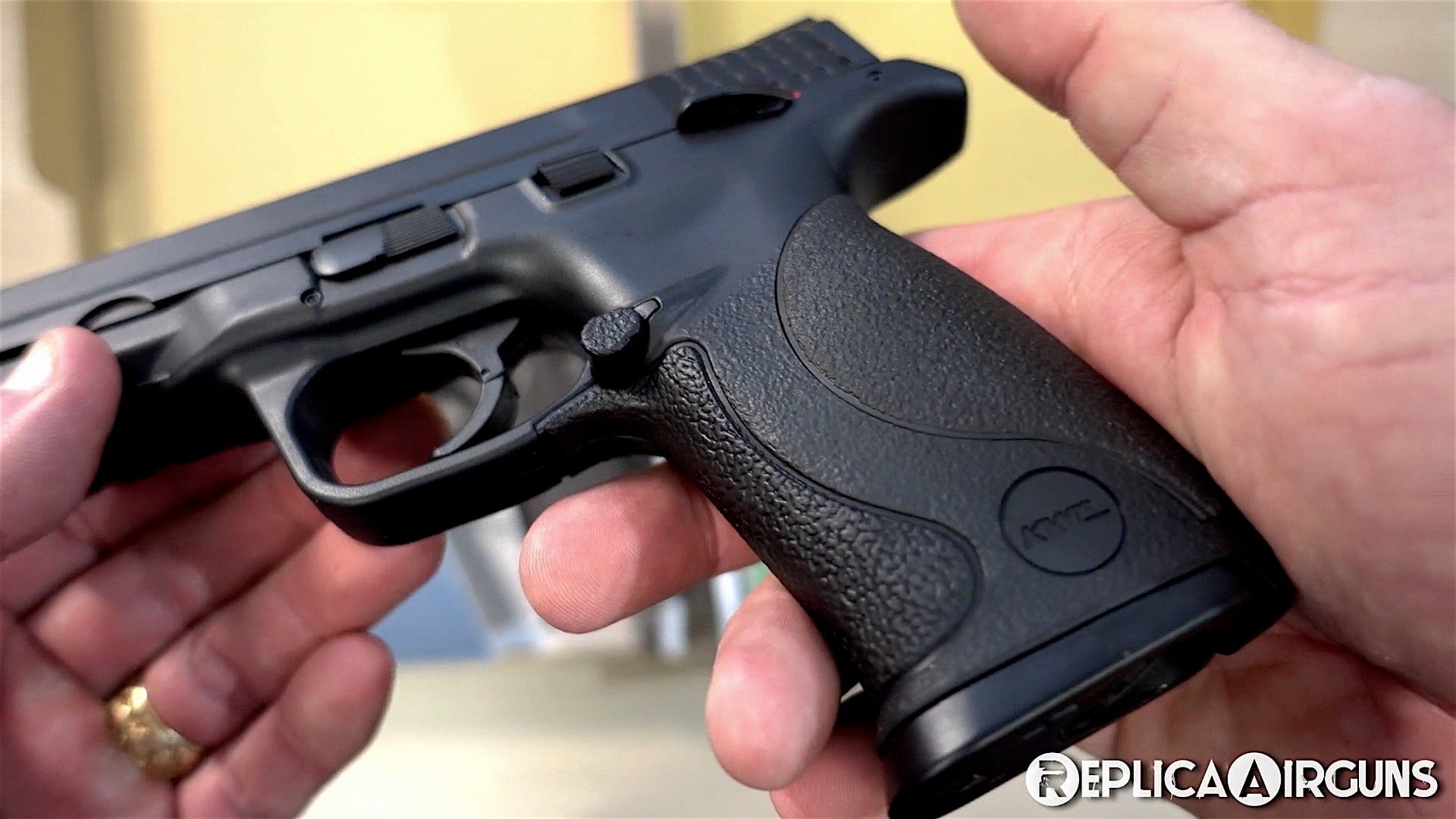 KWC Airsoft CQBP M45 - S&W M40 Preview Video