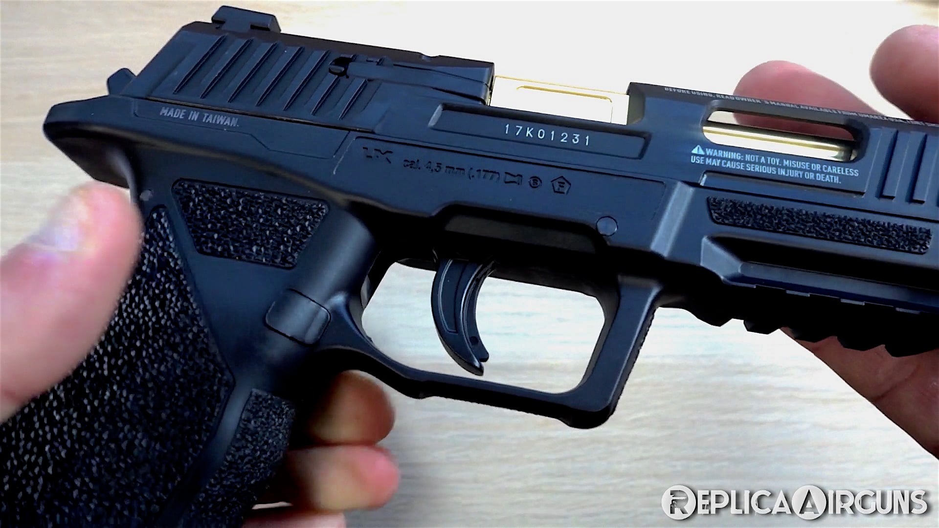 Umarex SA10 CO2 Blowback Pellet and BB Pistol Table Top Review