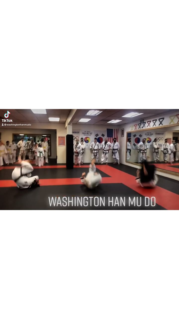 https://i.vimeocdn.com/video/1271629797-58724a36f5b6acbac24f901dcec9321bf727ad8b10f9b8d7f