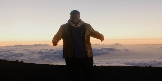"Aʻahu Poliahu" by Kalani Peʻa | Music Video