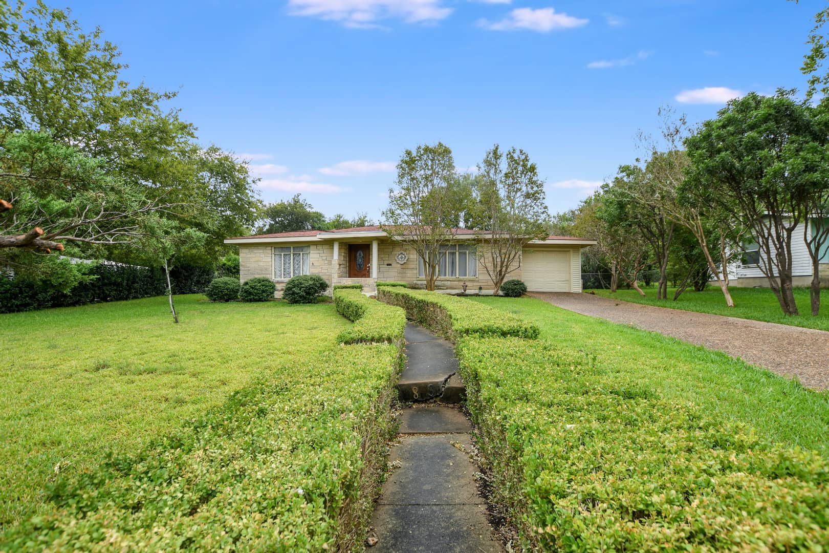 836 Elizabeth Road on Vimeo