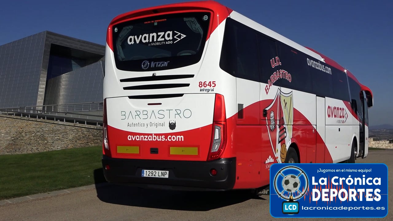 La UD Barbastro y el grupo Avanza, con el apoyo del Ayuntamiento de Barbastro, firman un convenio de colaboración por el cual un autobús de la empresa llevará los escudos de la UD Barbastro y promoción de la ciudad del vero.