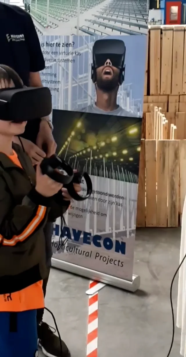 Unreal Engine 4 VR EXAMPLE on Vimeo