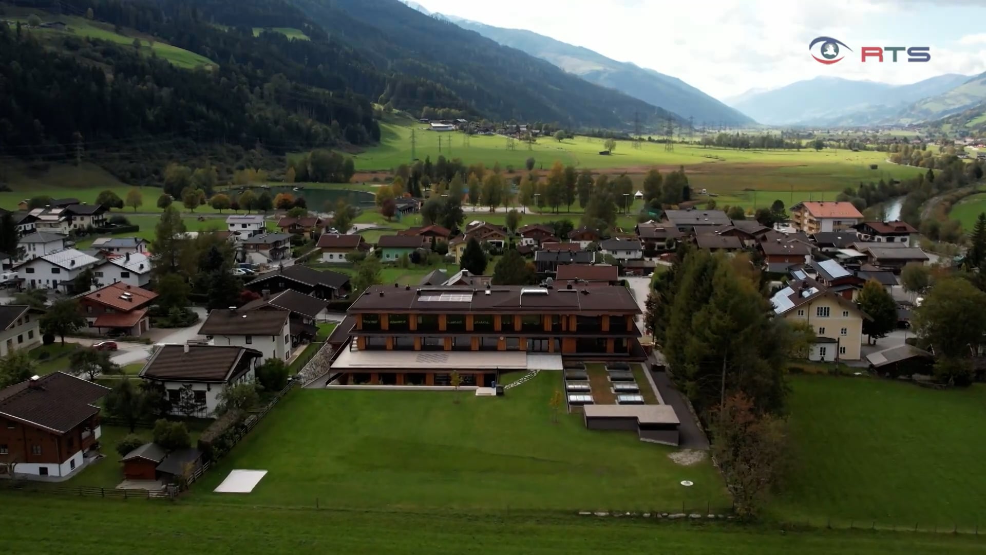 einweihung-der-neuen-volksschule-niedernsill-hybridbau-aus-beton-und-massivholz-soll-kindern-mehr-platz-zum-wachsen-geben