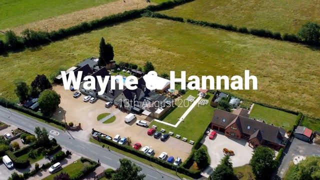 An outdoor wedding in Leicestershire -Wayne and Hannah