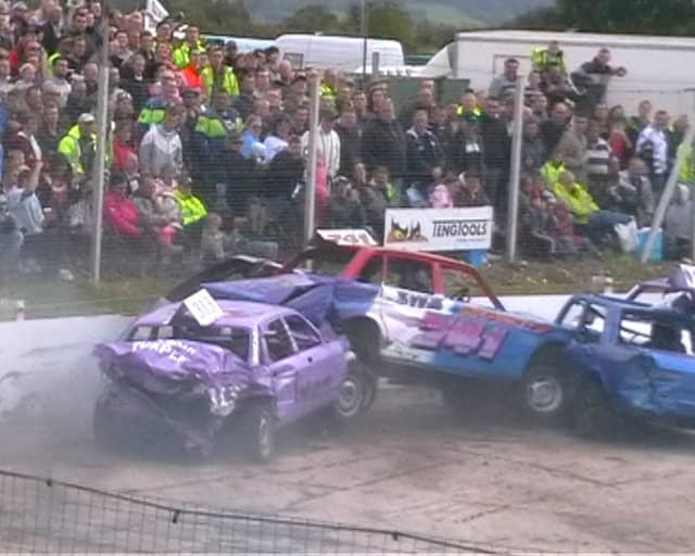 2009 Banger Racing Crash Compilation on Vimeo