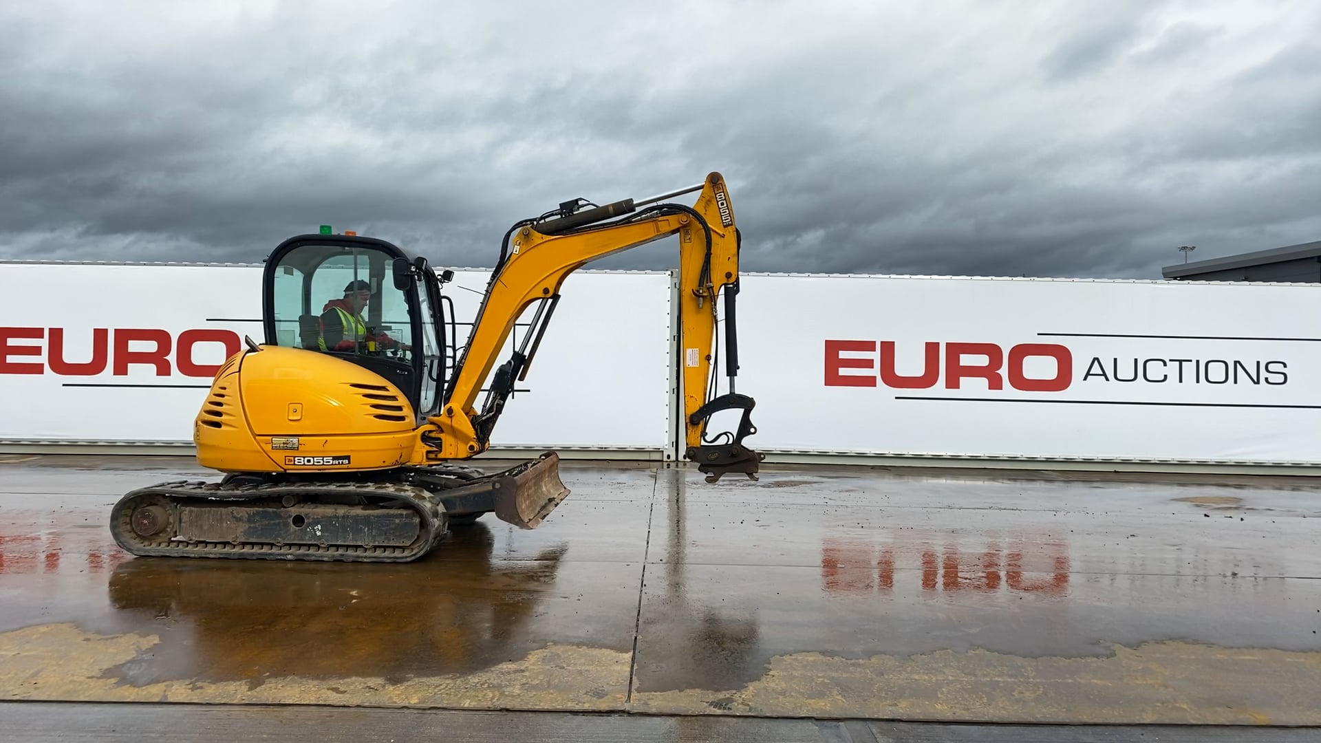 2014 JCB 8055 RTS Rubber Tracks - Leeds October 21 on Vimeo