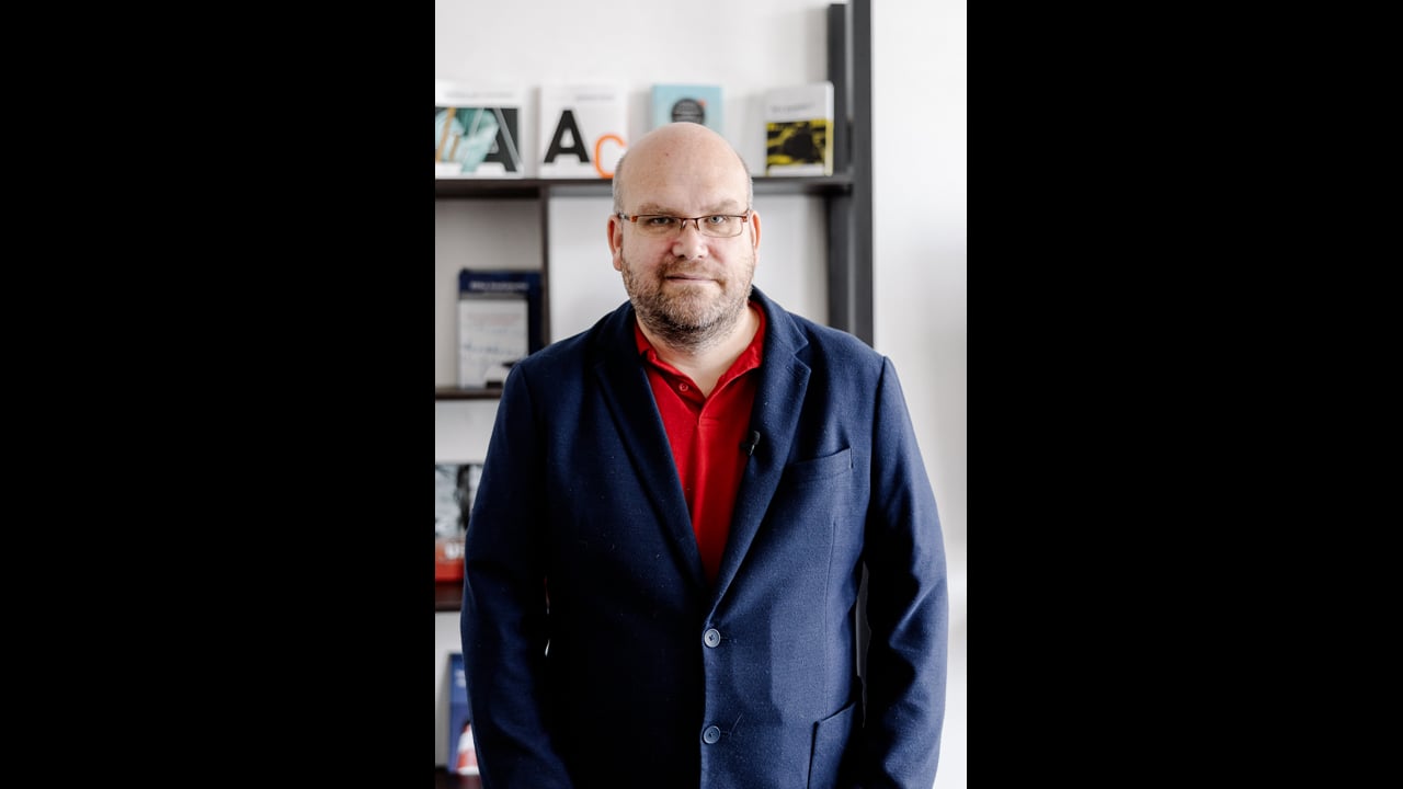 
        
          Lukáš Valeš
        

        
          –
        

        
          Lektor politologie a mezinárodních vztahů
        
        