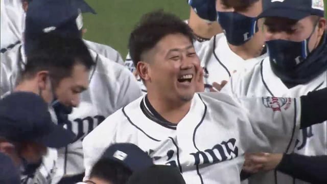 「夢と感動をありがとう!!」ライオンズ・松坂大輔 ファンに向けて、笑顔で場内を一周・胴上げ!! 2021年10月19日 埼玉西武ライオンズ