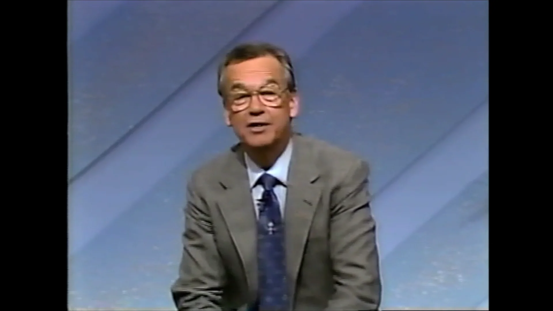 cat kicking world on Vimeo