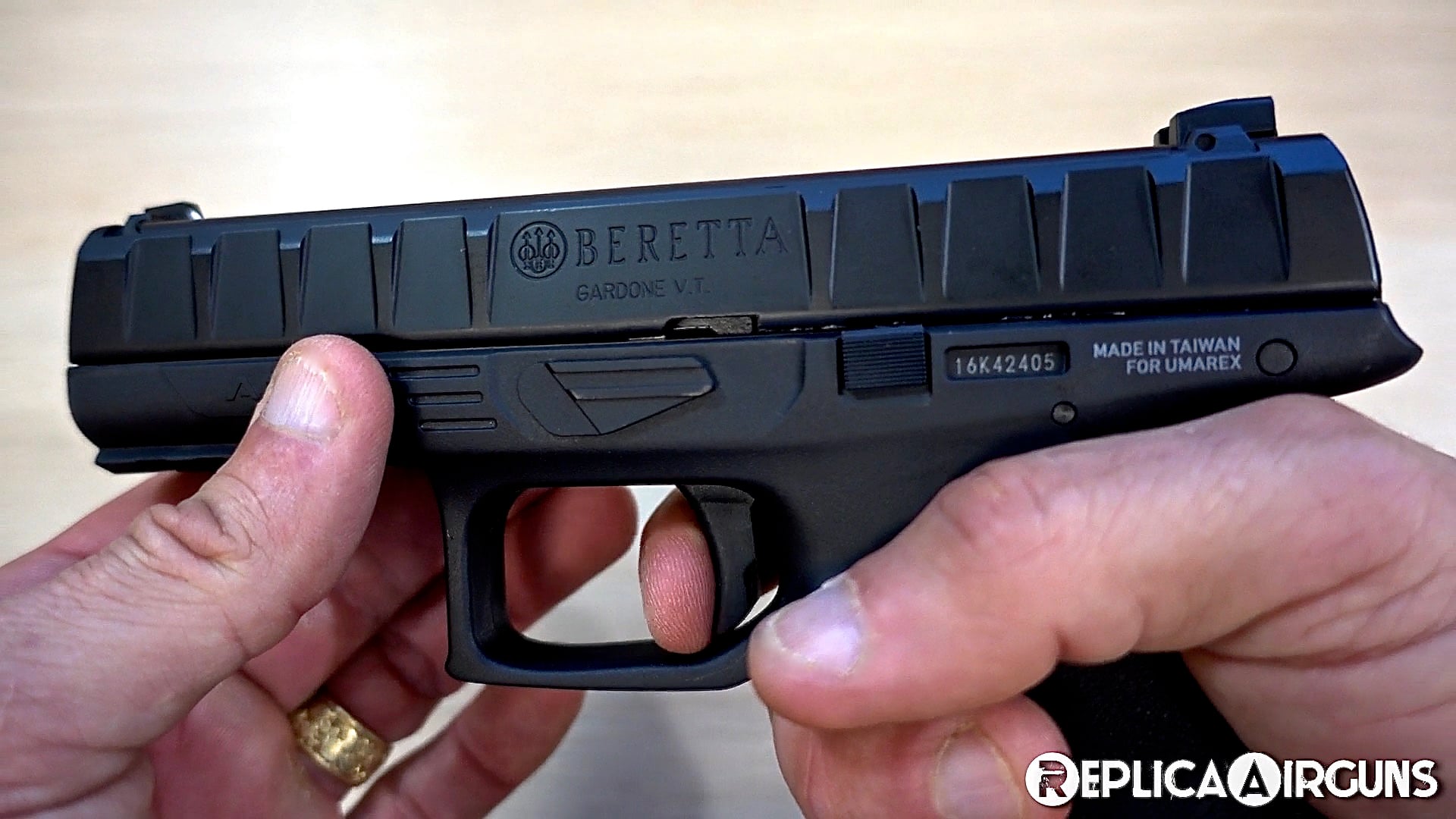 Umarex Beretta APX CO2 Blowback BB Pistol Table Top Review