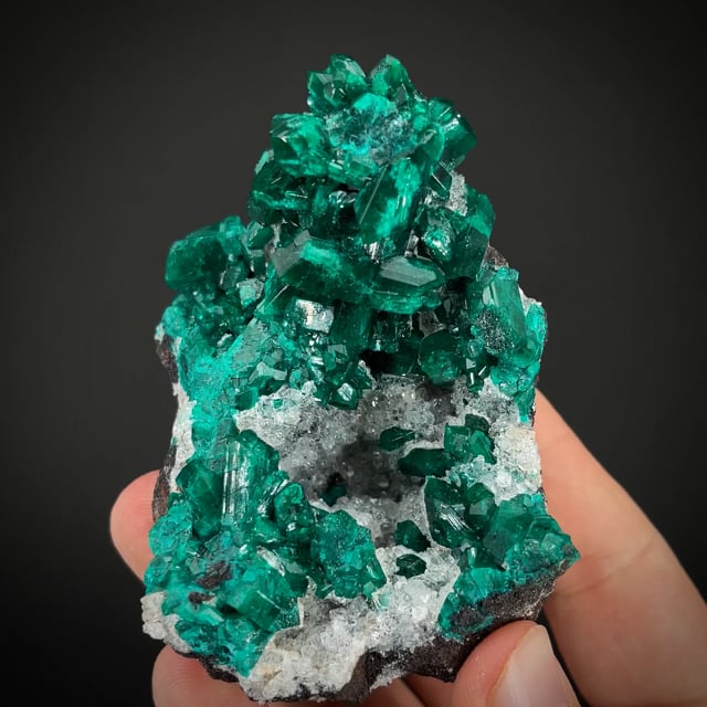 Dioptase on Calcite