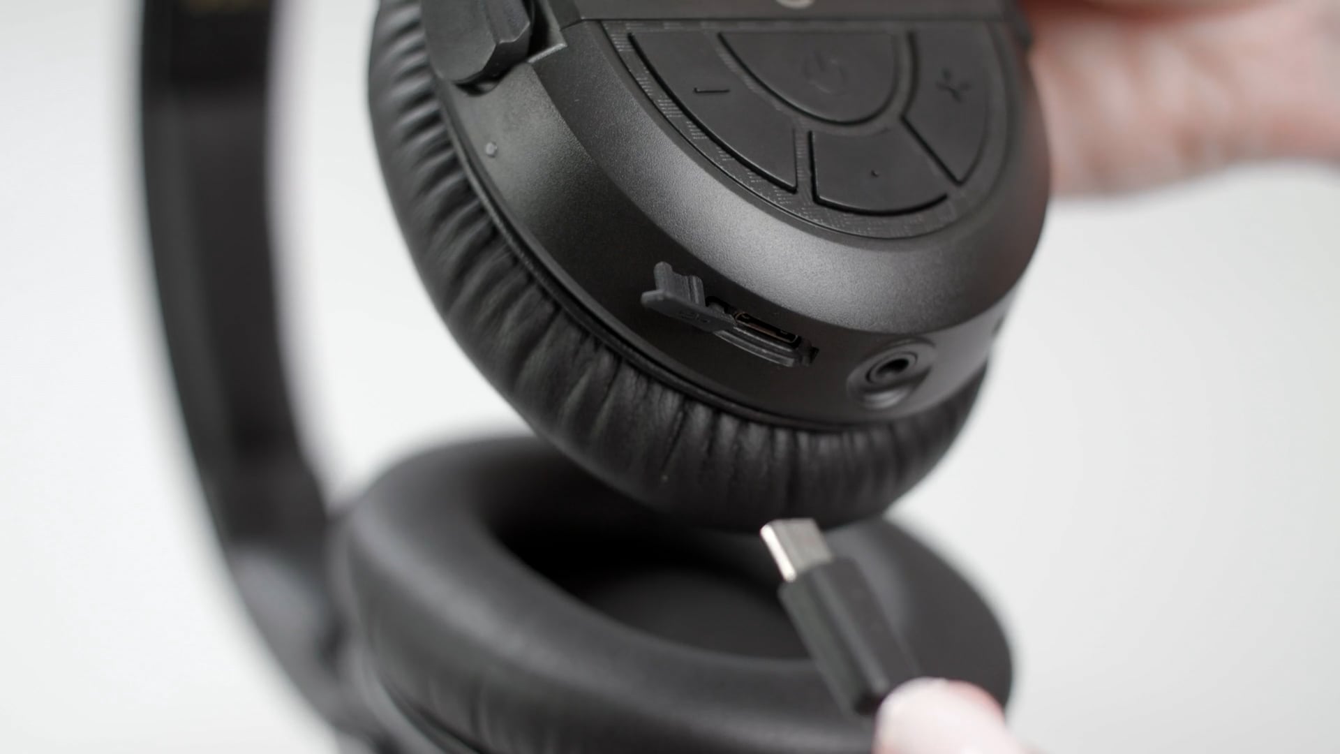 OTE1000 Troubleshooting Headphones Not Charging on Vimeo