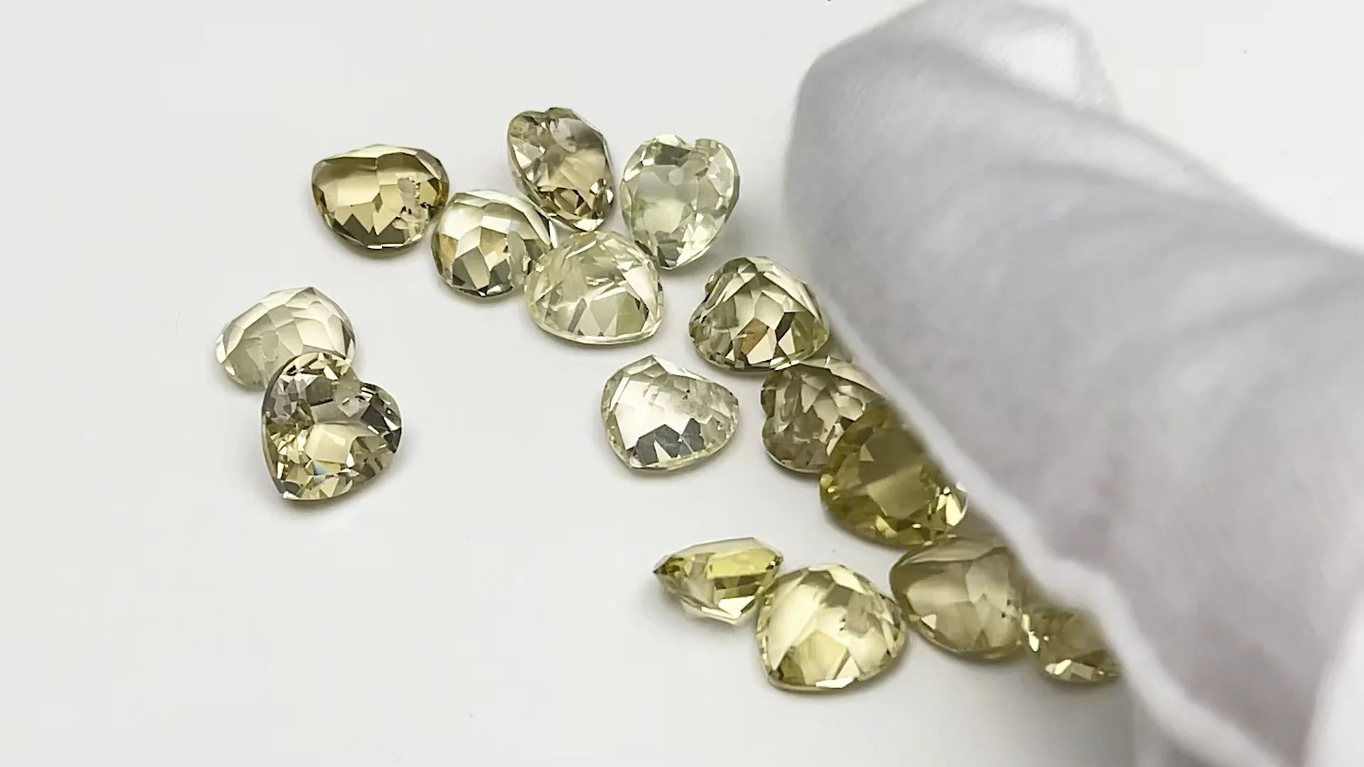 粒販売】レモンクォーツ ハートファセットカット 8mm