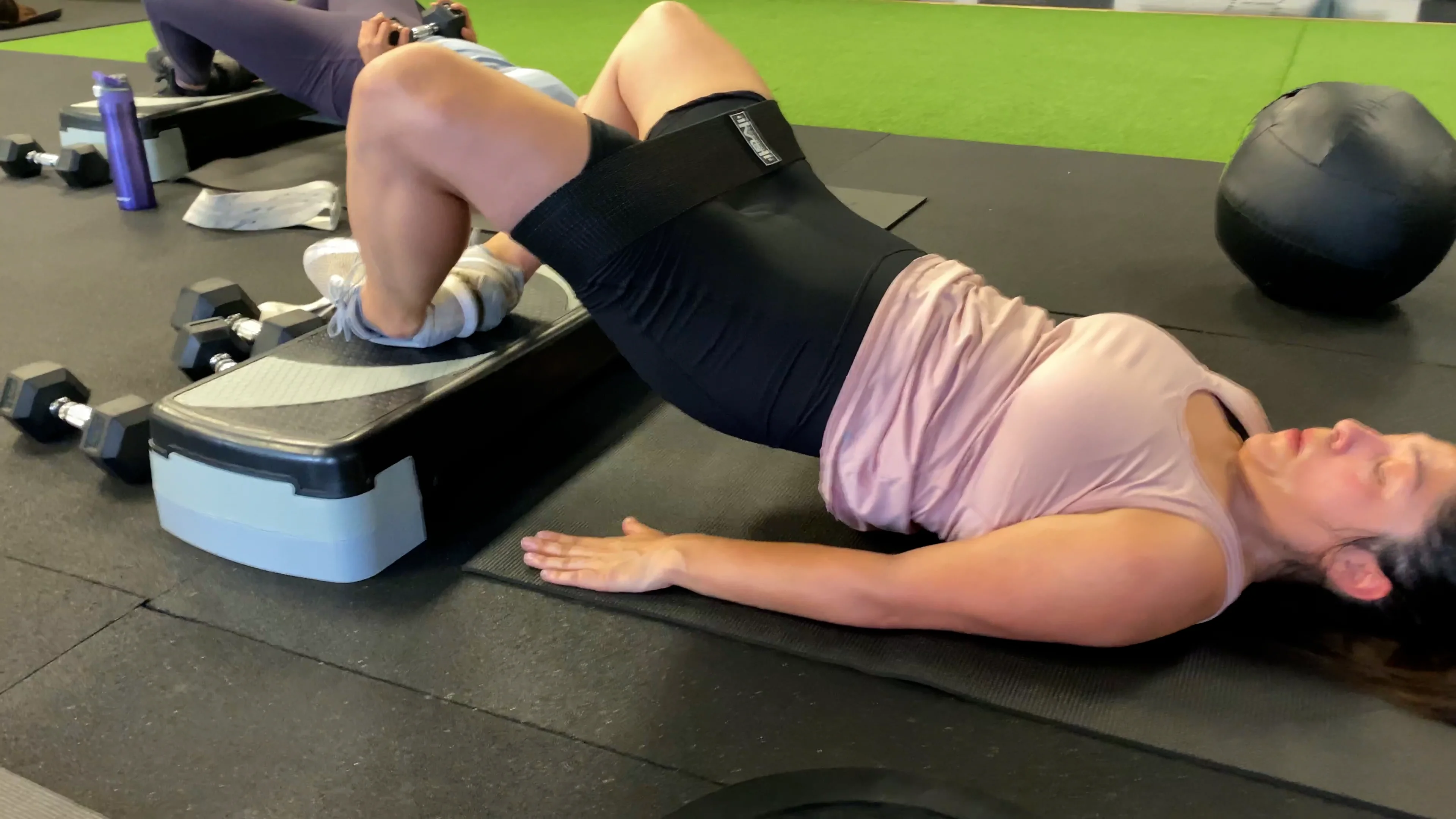 Butterfly discount glute bridge