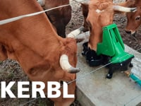 http://www.kerbl.de/artikel/221100  - mit Doppelhubfunktion - extrem leichtg&amp;auml;ngige Weidepumpe dank Aluminiumhebel und gleitgelagerten Drehpunkten - Trinkschale&amp;hellip;