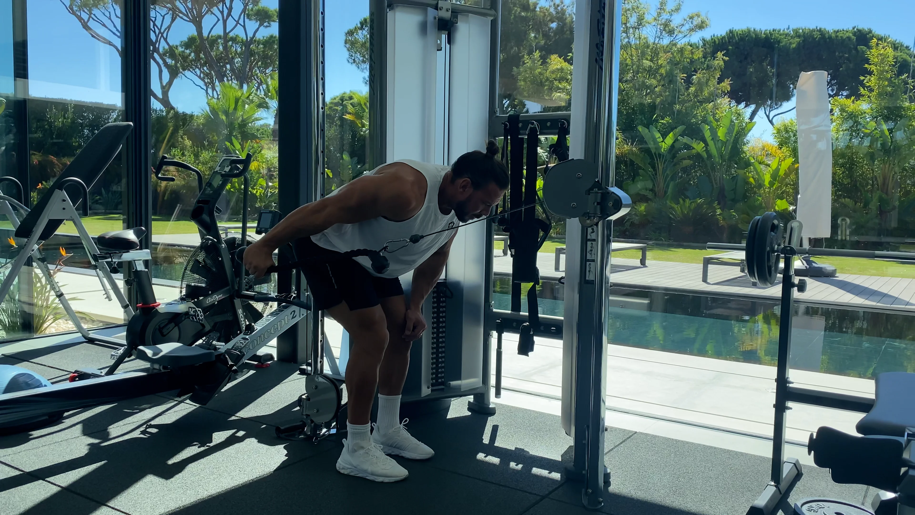 Cable tricep rope kickback on Vimeo