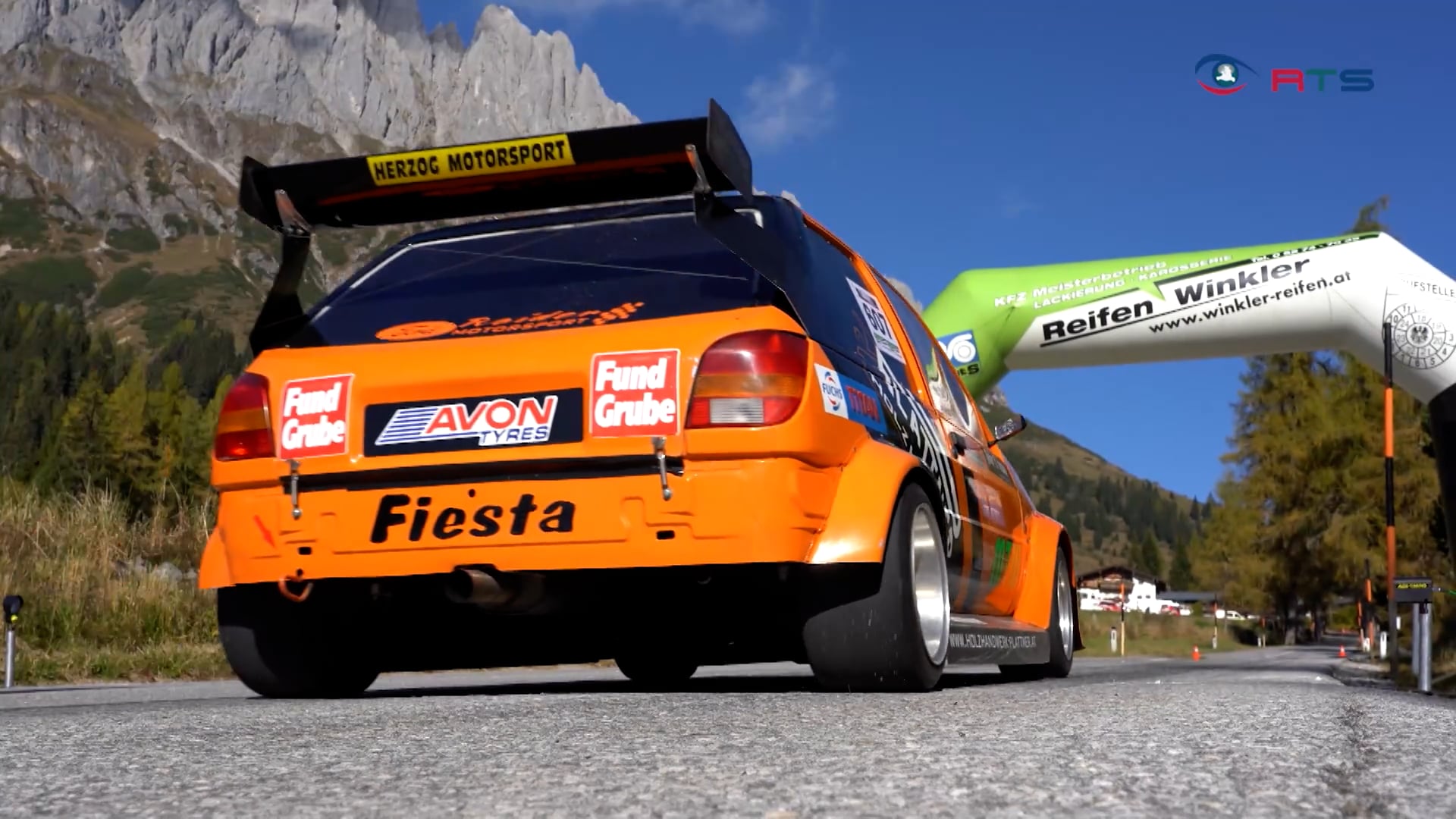motorsport-mit-extremer-steigung-bergslalom-am-hochkoenig