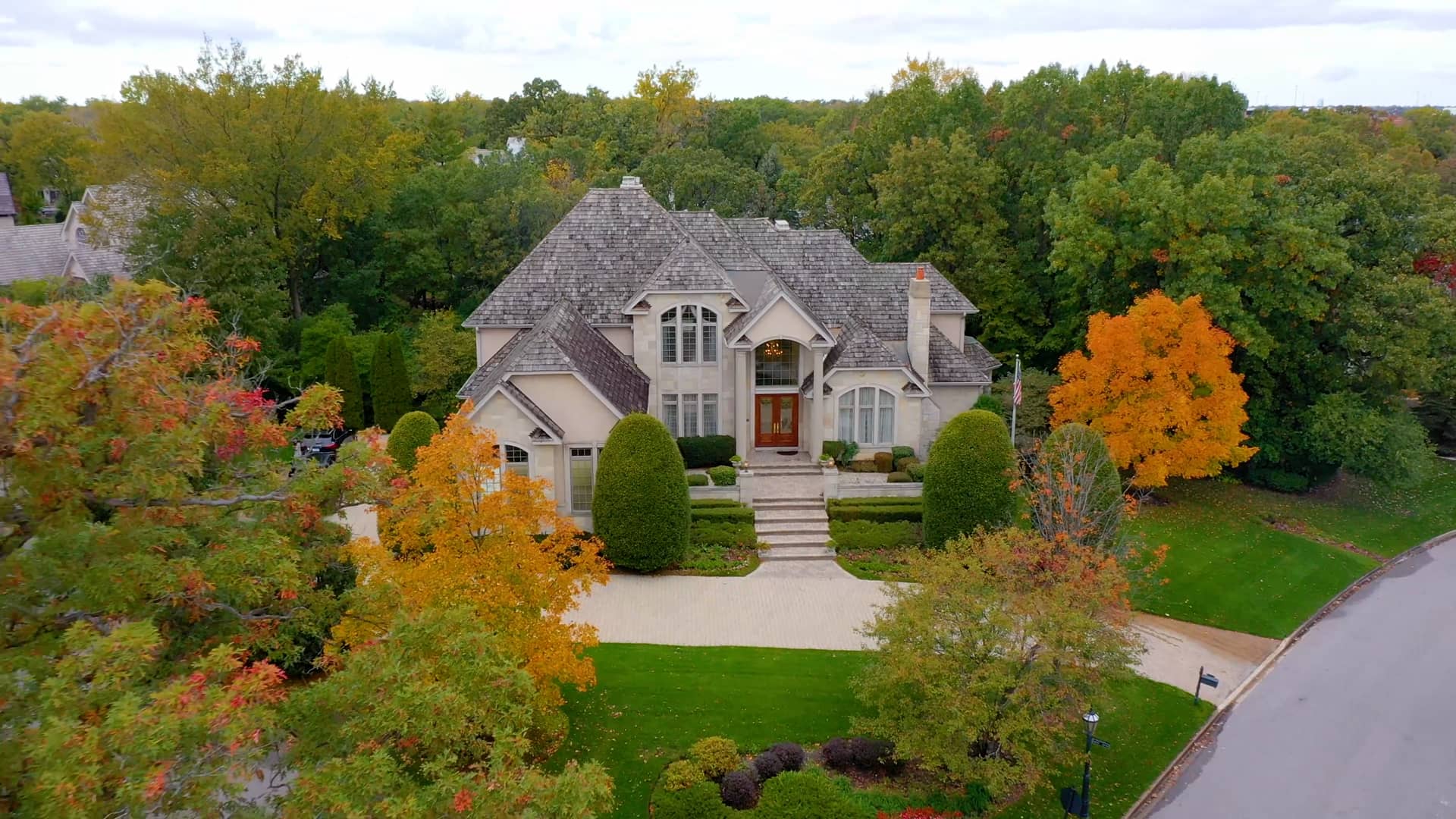 701 Ambriance Dr Burr Ridge on Vimeo