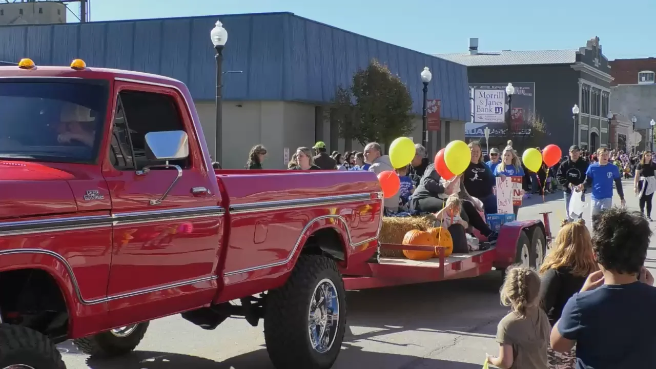 Hiawatha Halloween Frolic (Night) on Vimeo