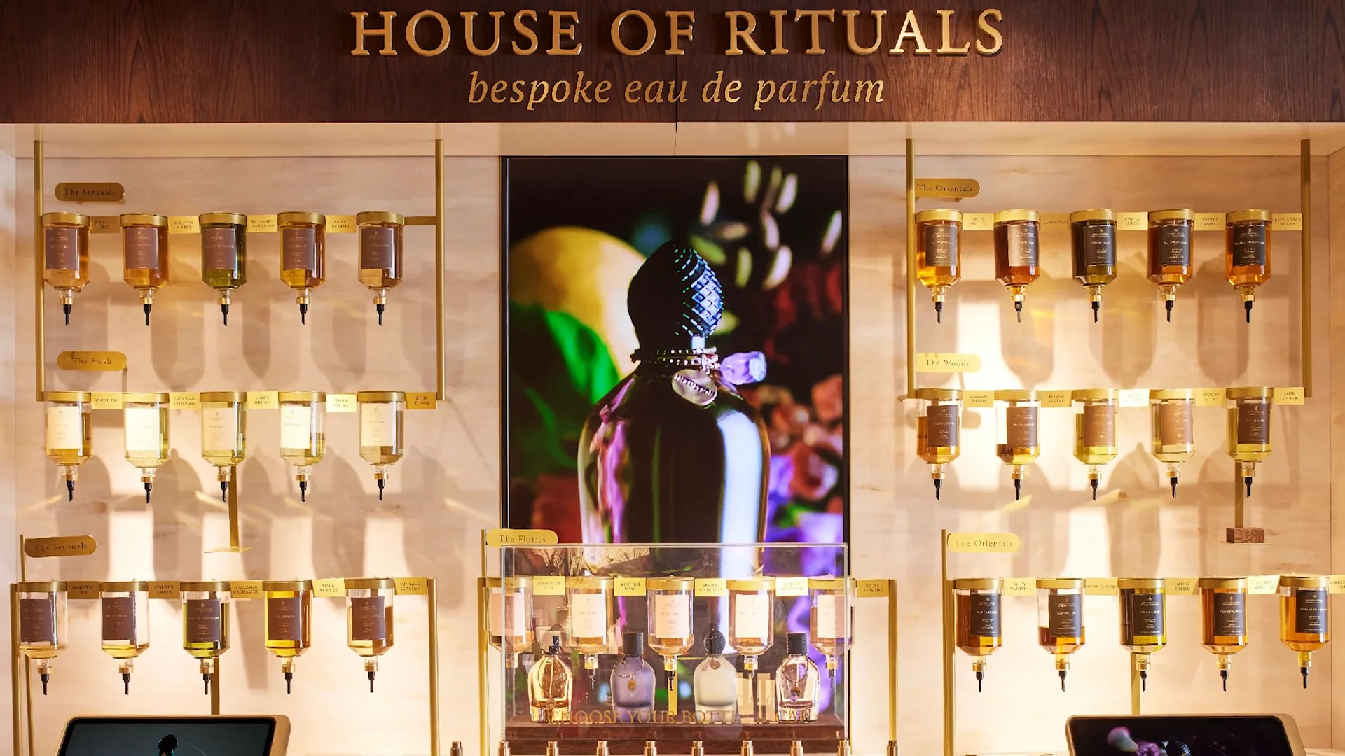 House Of Rituals Foto s House of Rituals Bespoke Perfume Bar Powered by BrightSign on Vimeo