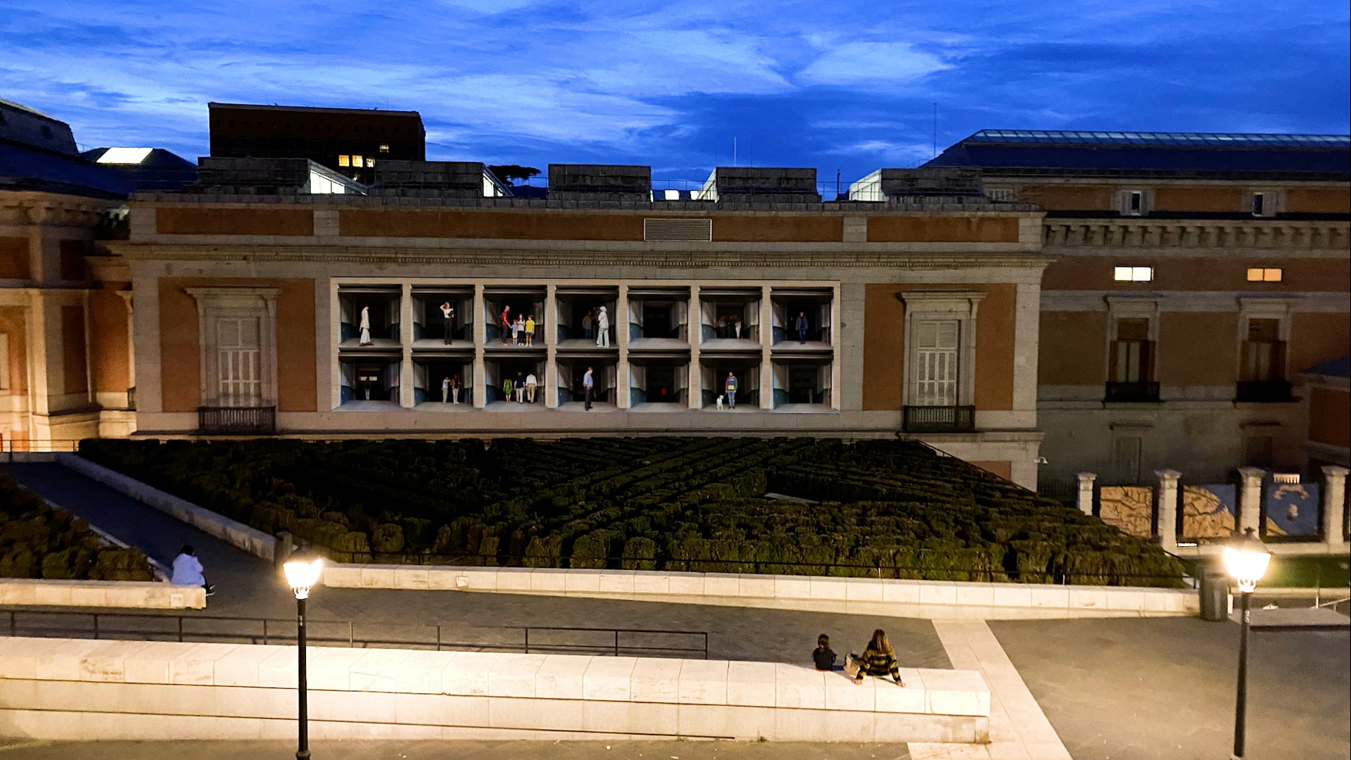 'Tráfico Humano' / Alicia Moneva / 
Festival de Luz Madrid 2021 / proyección en Museo del Prado