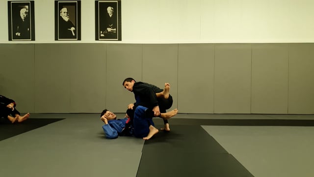 Passage de garde ouverte en leg drag avec C grip