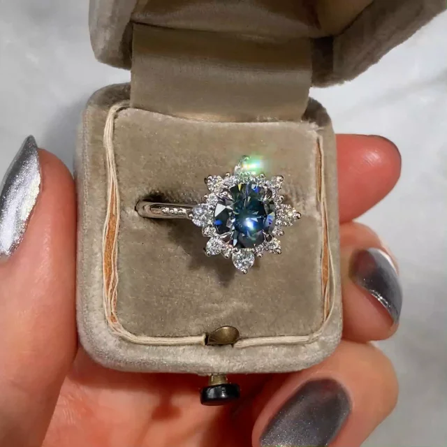 Iconic moissanite clearance